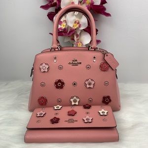 =SOLD= Coach Daisy Appl Mini Lilie Carryall